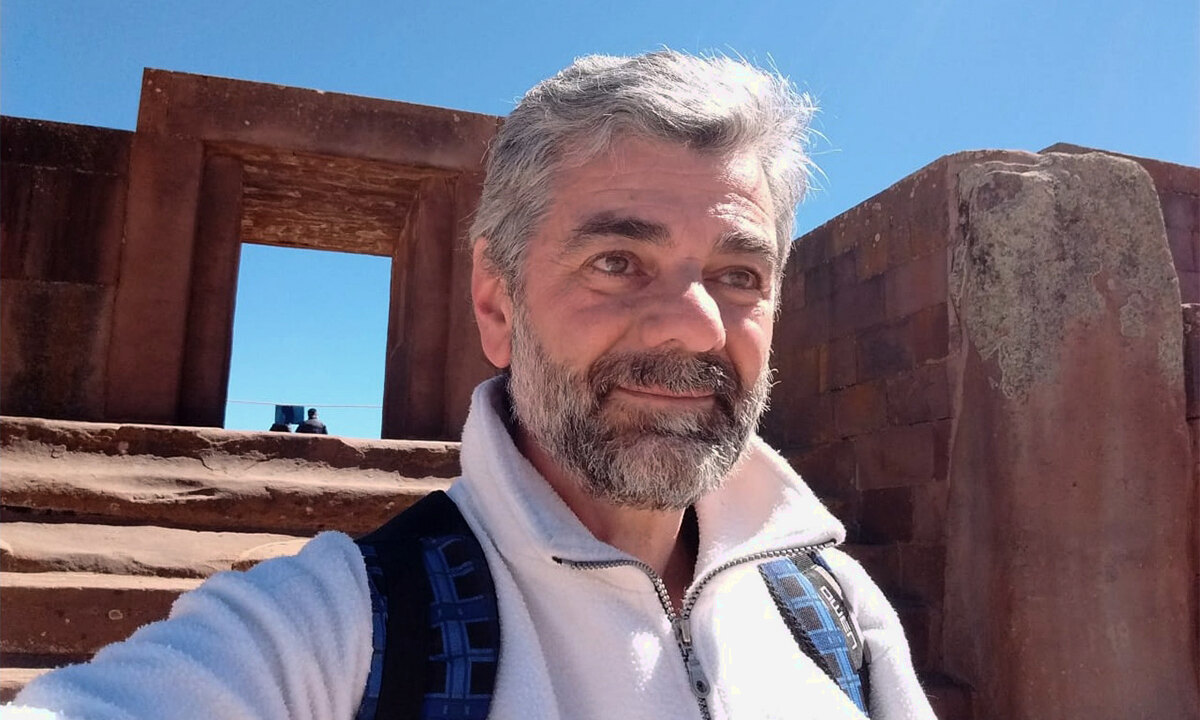 Marcelo Albala en un yacimiento arqueológico